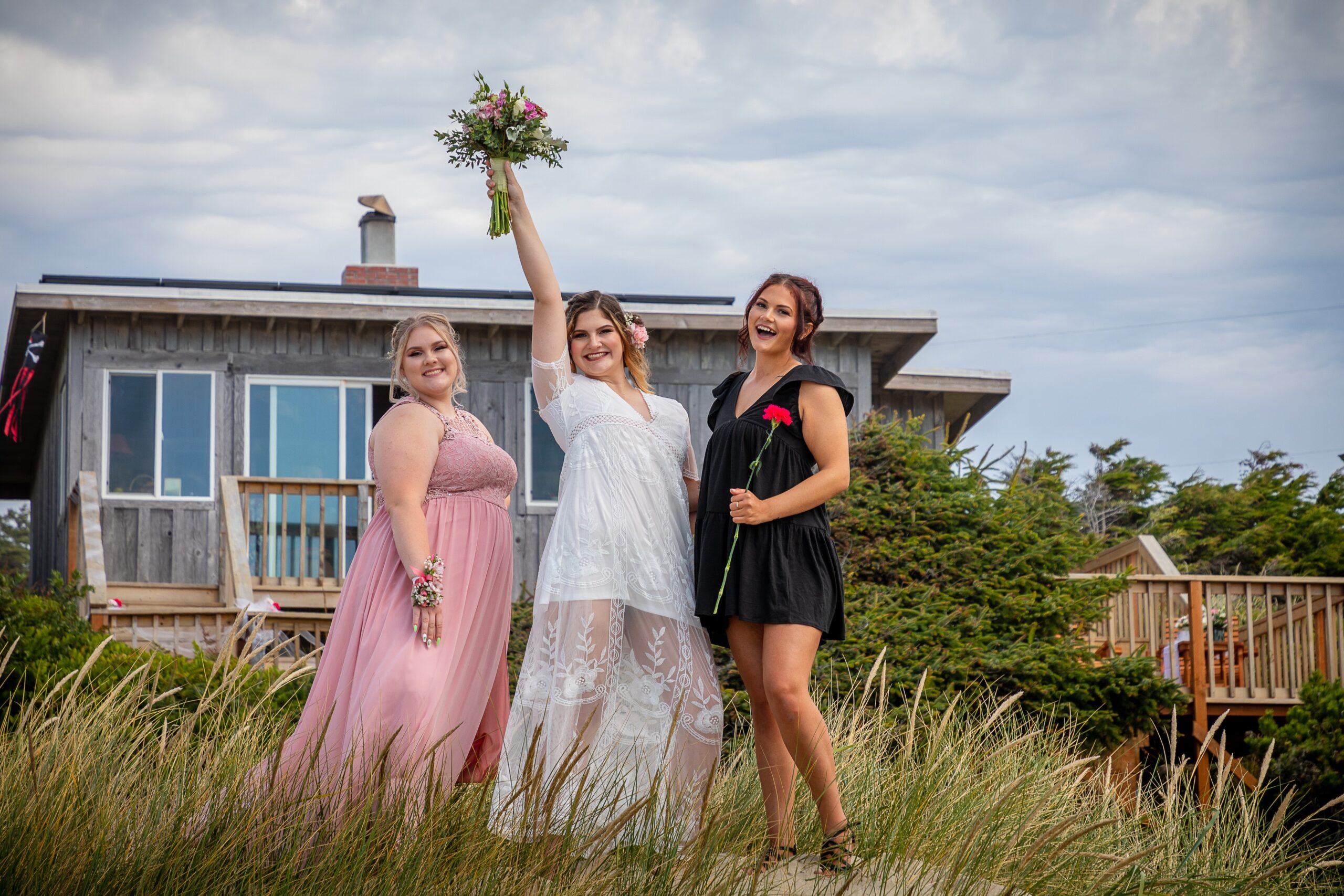outside_cottage_girls_bouquet_windsock_12-8-25